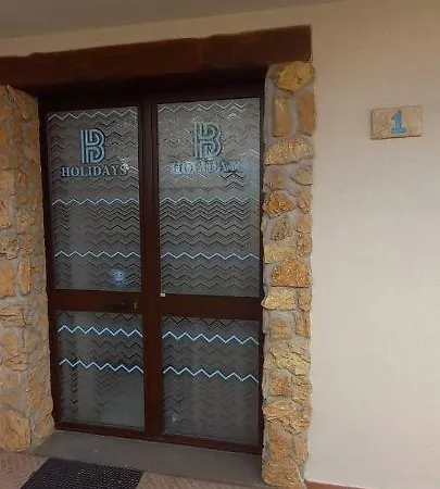 B Holidays 아파트