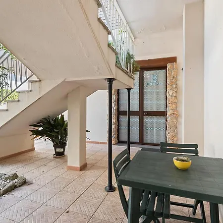 아파트 B Holidays *