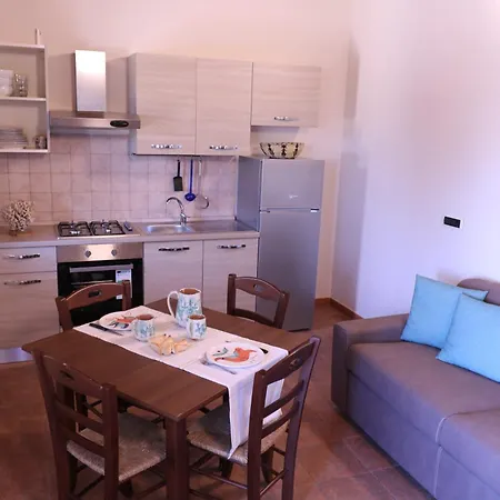 B Holidays Apartment *