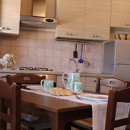 B Holidays Apartment *